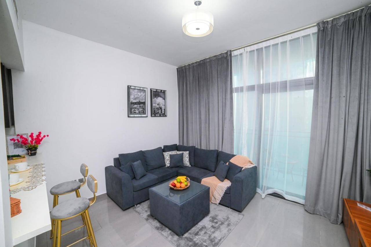 1bhk With Canal View Damac Merano Business Bay Ferienhaus