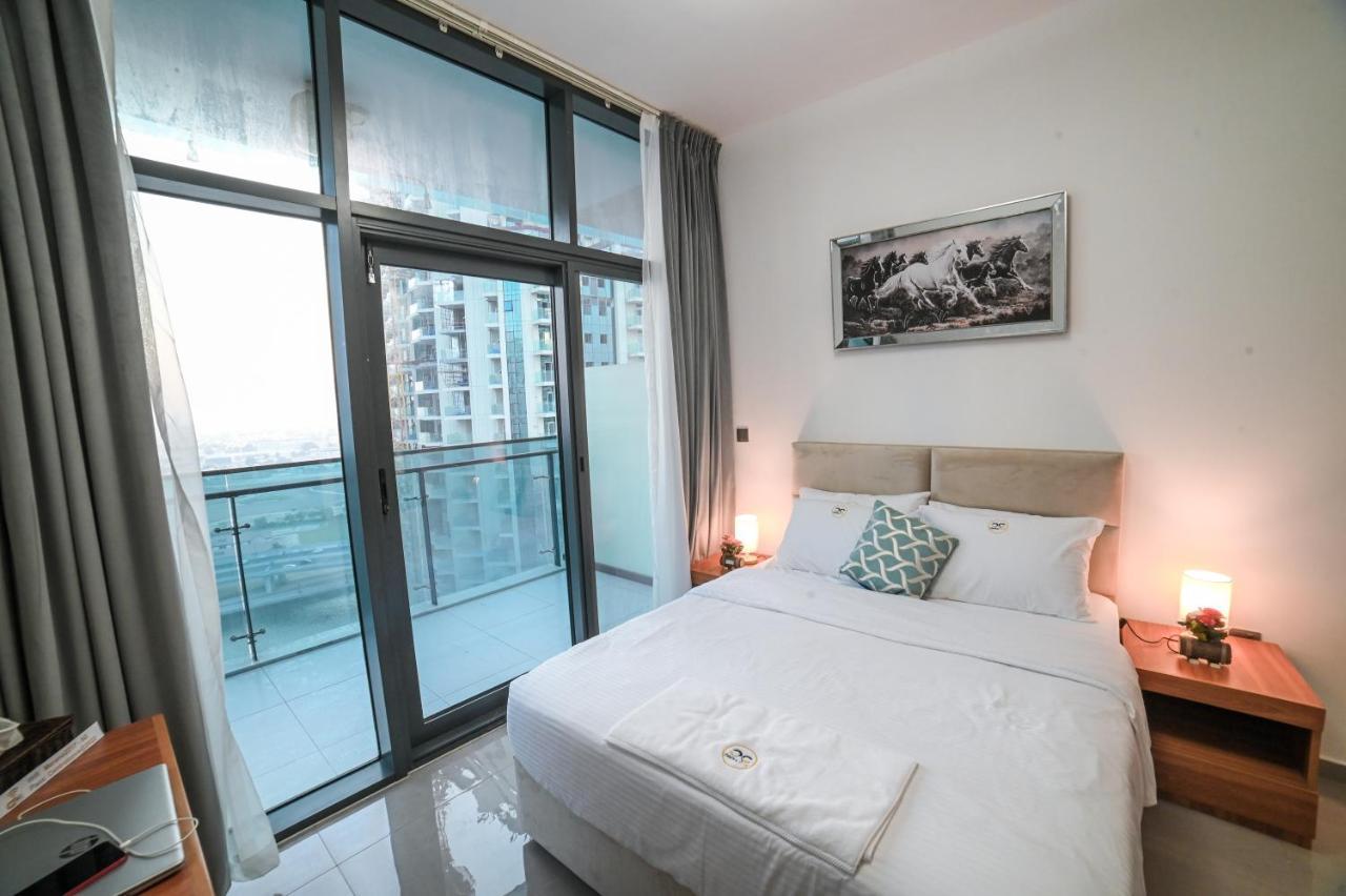 1bhk With Canal View Damac Merano Business Bay Ferienhaus